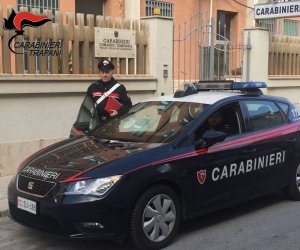 https://www.tp24.it/immagini_articoli/29-01-2020/1580300992-0-trapani-carabinieri-arrestano-uomo-evaso-domiciliari.jpg