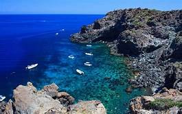 https://www.tp24.it/immagini_articoli/29-07-2020/1596051671-0-tragedia-a-pantelleria-turista-milanse-ha-un-malore-in-barca-e-muore.jpg