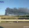 https://www.tp24.it/immagini_articoli/31-07-2017/1501477365-0-alcamo-lincendio-deposito-rifiuti-disastro-ambientale-grande-nube-nera-citta.jpg
