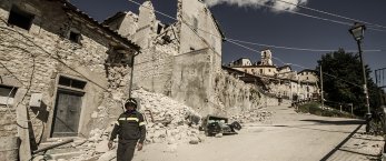 https://www.tp24.it/immagini_articoli/31-10-2016/1477874114-0-l-italia-devastata-dal-terremoto-ripartire-con-dignita-e-rerponsabilita.jpg